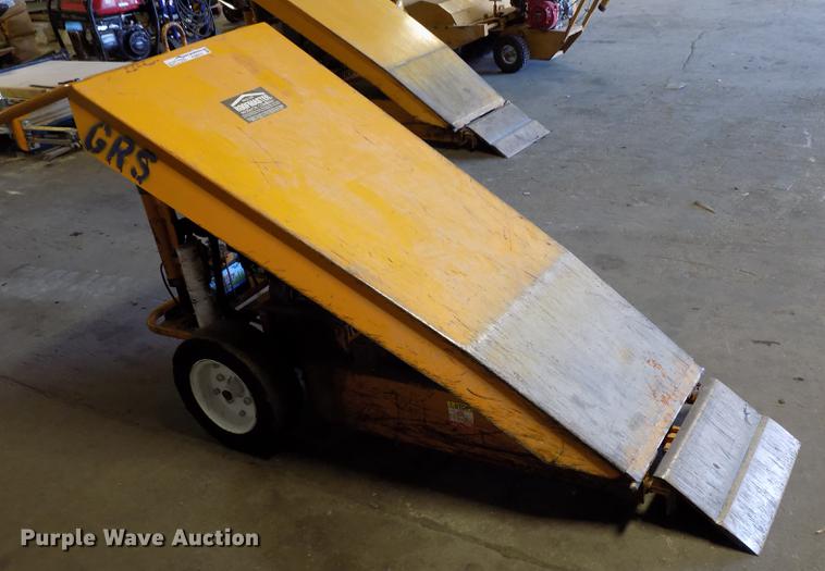 image for item FQ9015 Roofmaster Razer tear off machine