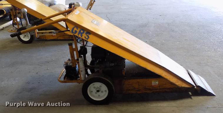 image for item FQ9015 Roofmaster Razer tear off machine