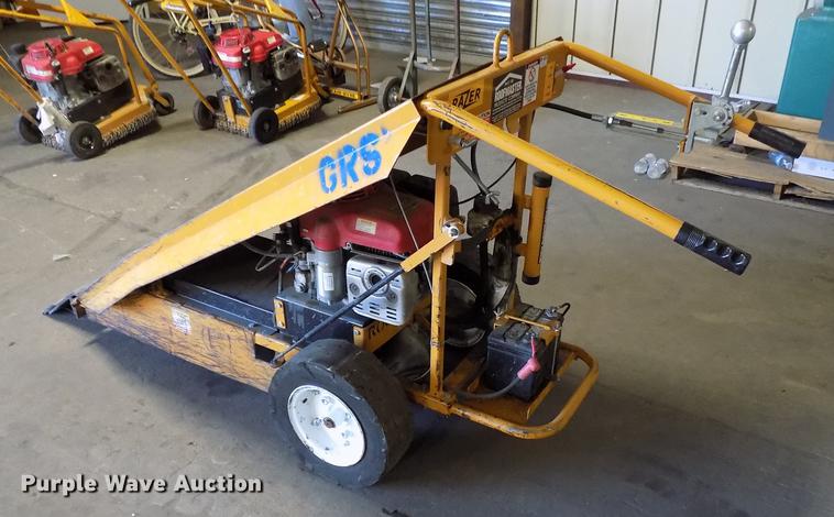 image for item FQ9015 Roofmaster Razer tear off machine