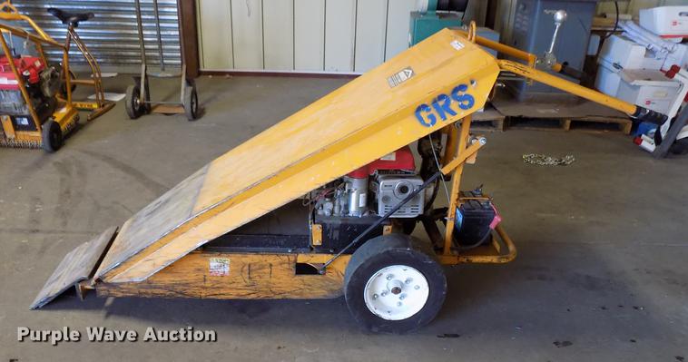 image for item FQ9015 Roofmaster Razer tear off machine