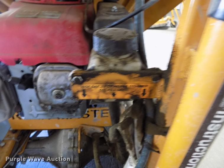 image for item FQ9015 Roofmaster Razer tear off machine