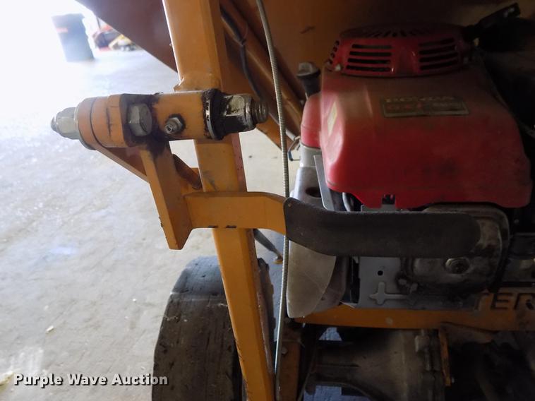 image for item FQ9015 Roofmaster Razer tear off machine