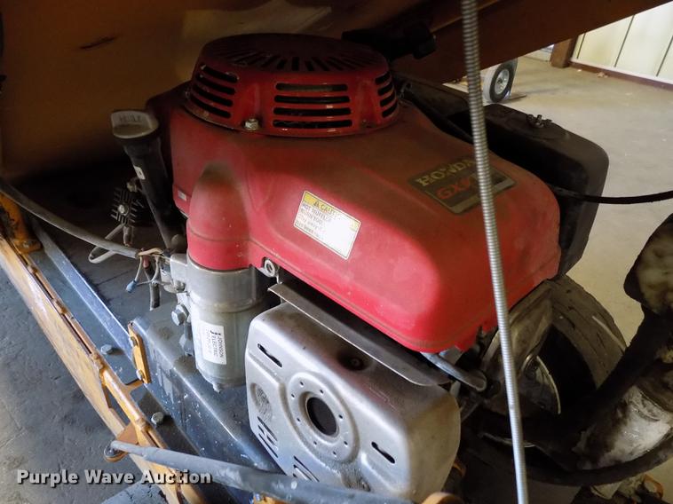 image for item FQ9015 Roofmaster Razer tear off machine