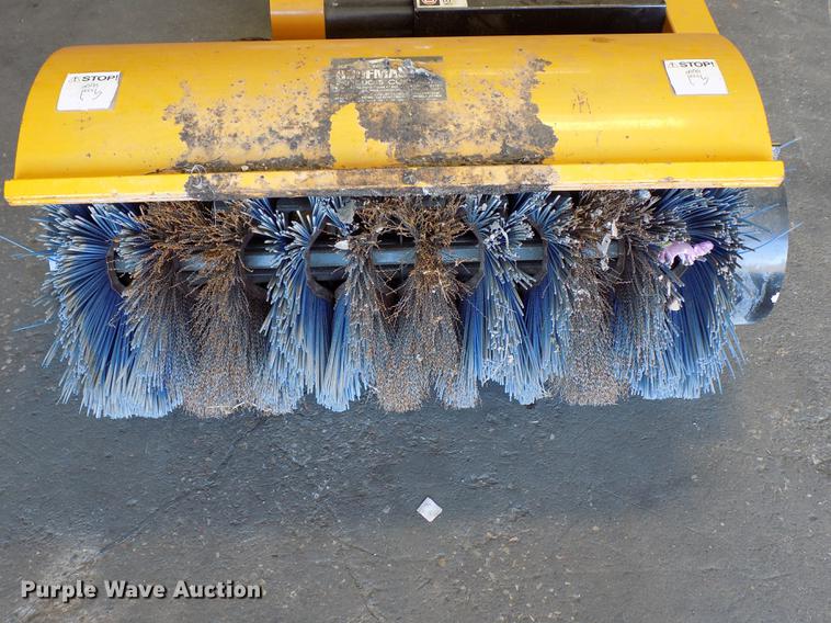 image for item FQ9018 2017 Roofmaster power broom