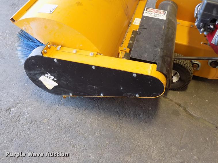 image for item FQ9018 2017 Roofmaster power broom