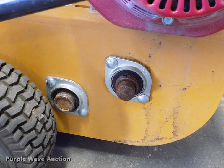 image for item FQ9018 2017 Roofmaster power broom