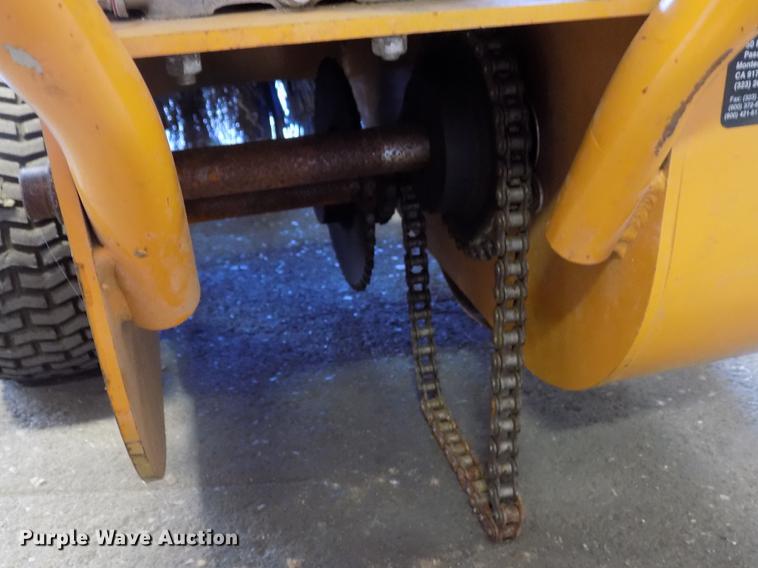 image for item FQ9018 2017 Roofmaster power broom