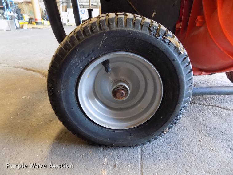 image for item FQ9019 Billy Goat Force F1302H blower