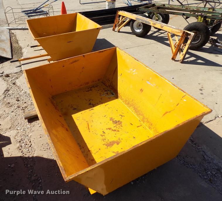 image for item FQ9022 (2) Roofmaster dump box cart attachment