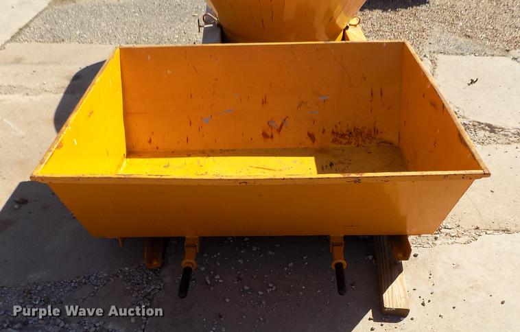 image for item FQ9022 (2) Roofmaster dump box cart attachment