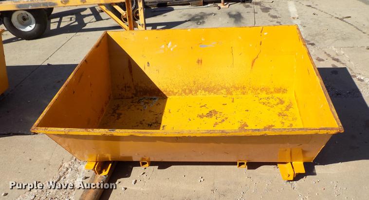 image for item FQ9022 (2) Roofmaster dump box cart attachment