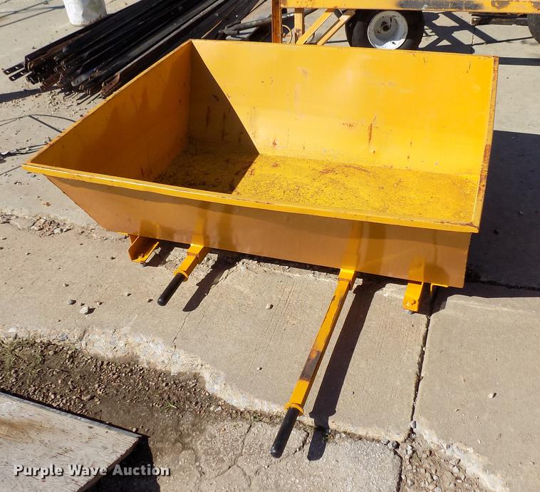 image for item FQ9022 (2) Roofmaster dump box cart attachment