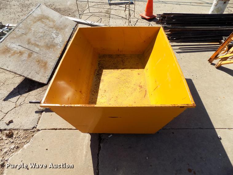 image for item FQ9022 (2) Roofmaster dump box cart attachment