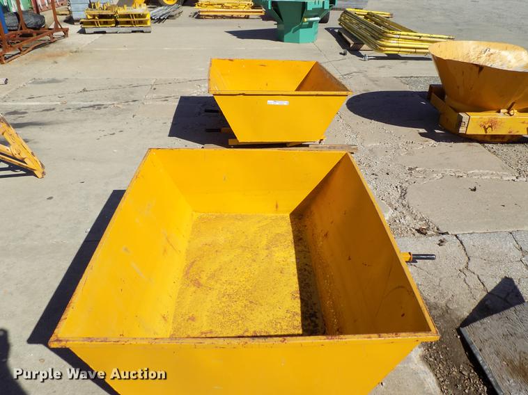 image for item FQ9022 (2) Roofmaster dump box cart attachment