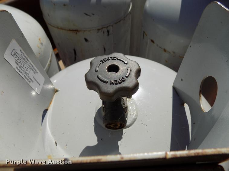 image for item FQ9036 (9) propane tanks