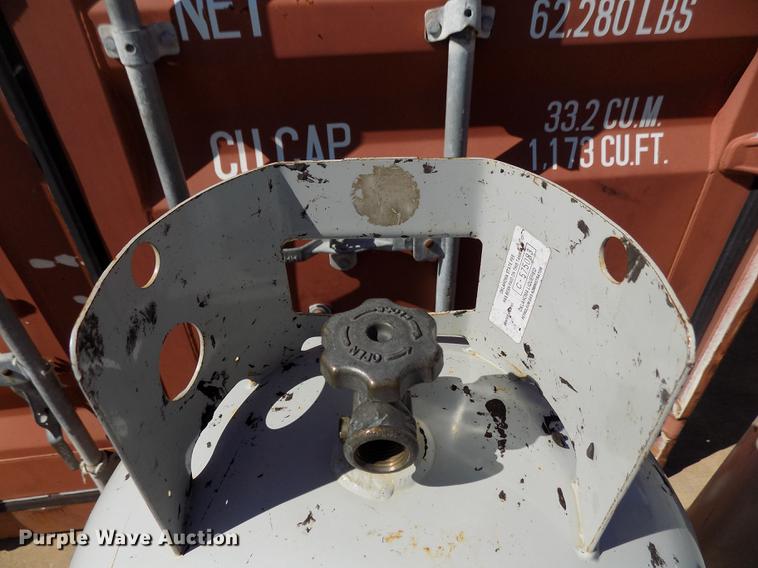 image for item FQ9036 (9) propane tanks