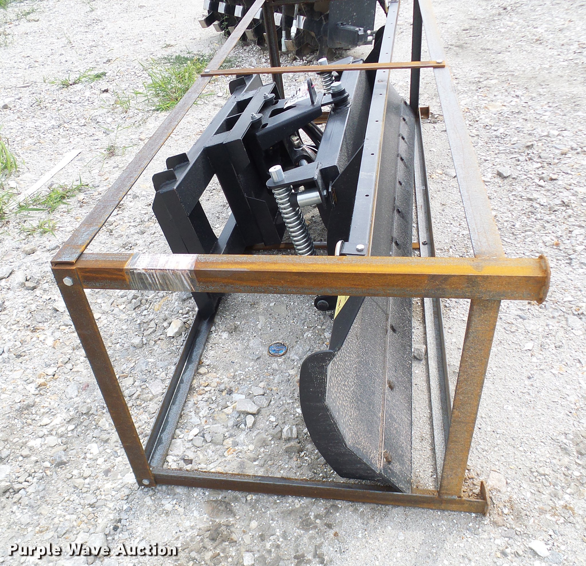 2018 TMG GLSP240 skid steer dozer blade in Columbia, MO Item DE5168