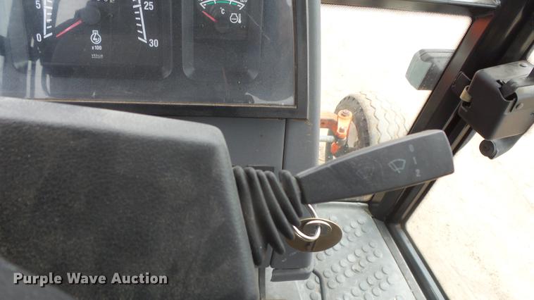 image for item AM9022 New Holland 6640 tractor