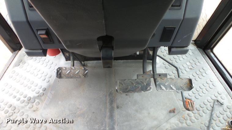 image for item AM9022 New Holland 6640 tractor