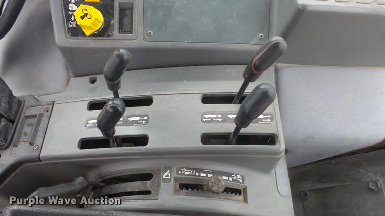 image for item AM9022 New Holland 6640 tractor