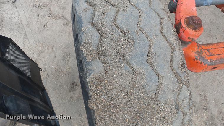 image for item AM9022 New Holland 6640 tractor