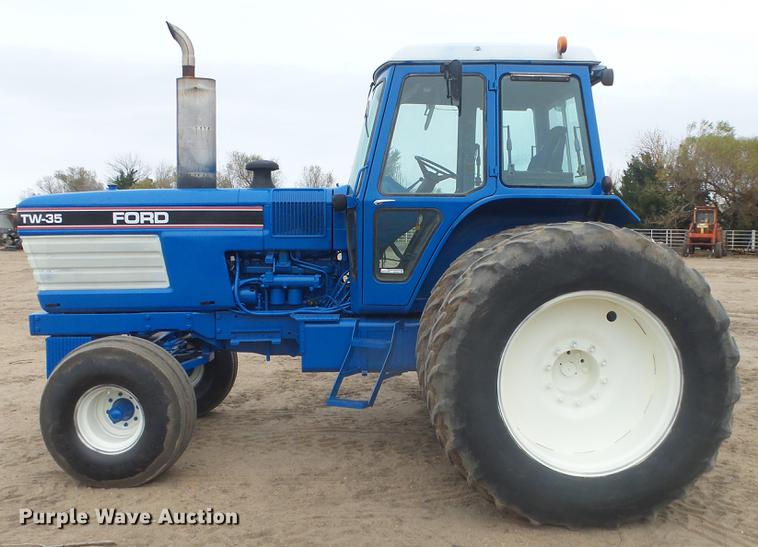 image for item AM9023 Ford TW35 tractor