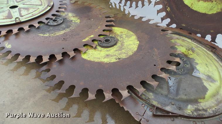 image for item AM9053 Claas RU450/RU600 gathering wheels and knives