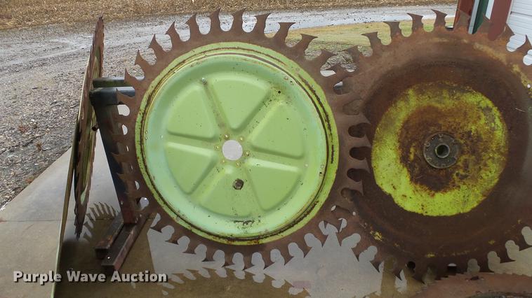 image for item AM9053 Claas RU450/RU600 gathering wheels and knives