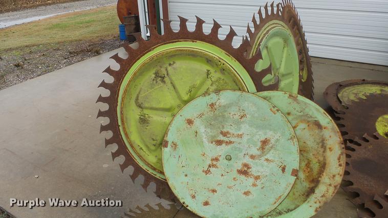 image for item AM9053 Claas RU450/RU600 gathering wheels and knives