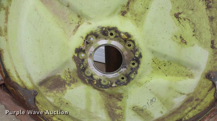 image for item AM9053 Claas RU450/RU600 gathering wheels and knives