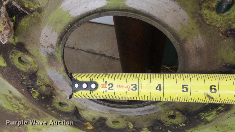 image for item AM9053 Claas RU450/RU600 gathering wheels and knives