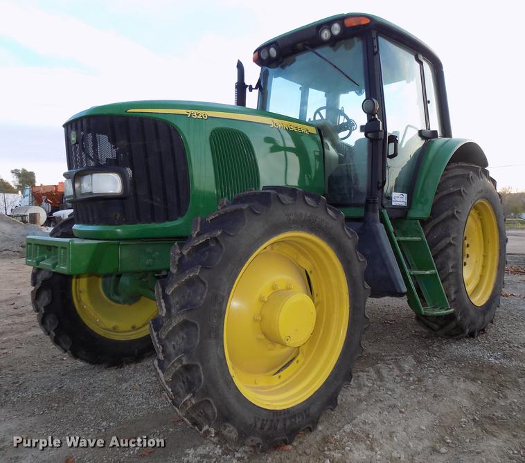 image for item DB8514 2005 John Deere 7320 MFWD tractor
