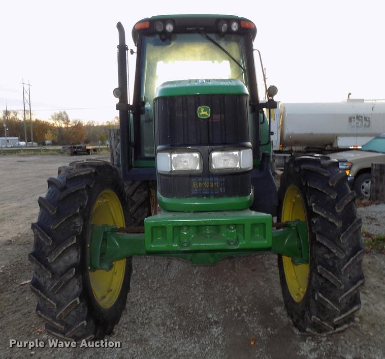 image for item DB8514 2005 John Deere 7320 MFWD tractor