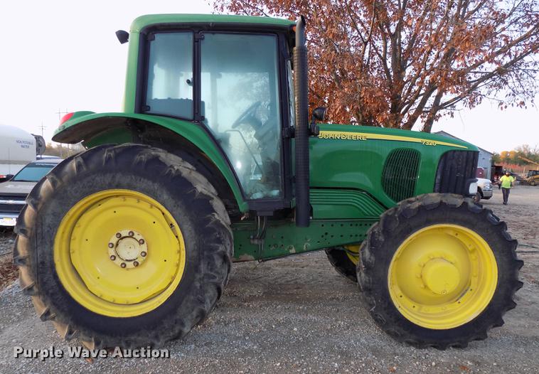 image for item DB8514 2005 John Deere 7320 MFWD tractor