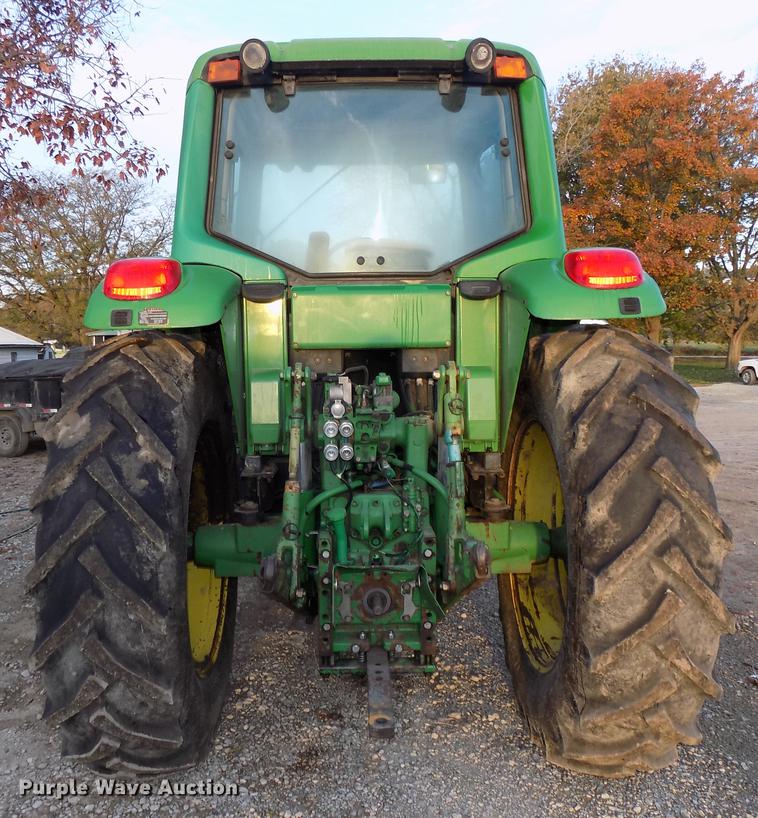 image for item DB8514 2005 John Deere 7320 MFWD tractor