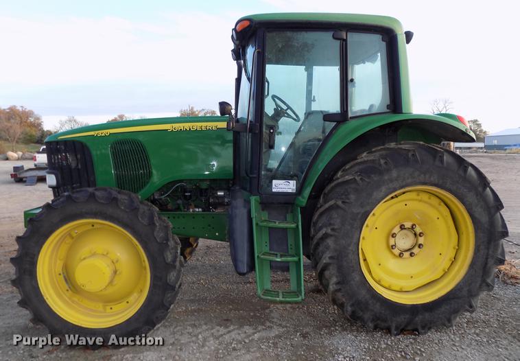 image for item DB8514 2005 John Deere 7320 MFWD tractor