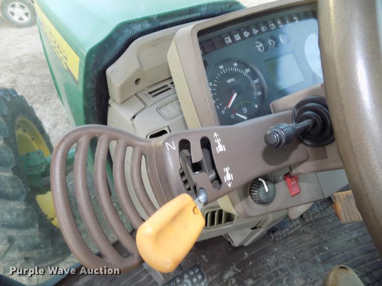 image for item DB8514 2005 John Deere 7320 MFWD tractor