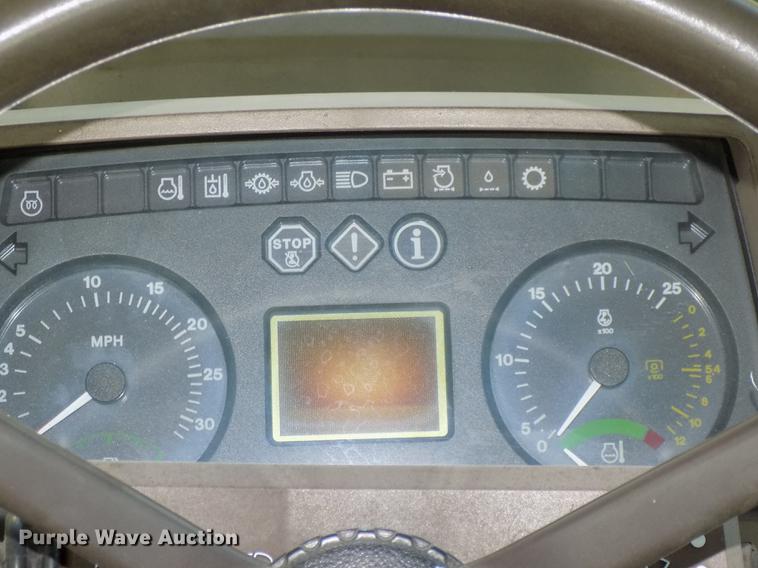 image for item DB8514 2005 John Deere 7320 MFWD tractor