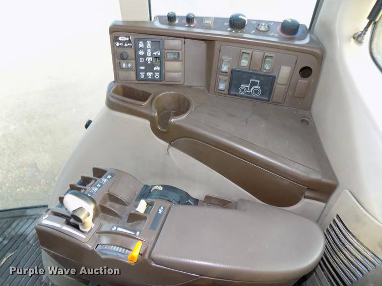 image for item DB8514 2005 John Deere 7320 MFWD tractor