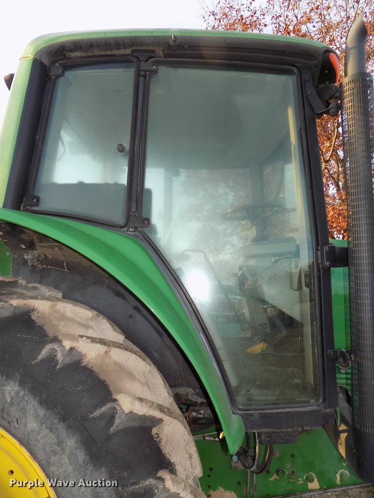 image for item DB8514 2005 John Deere 7320 MFWD tractor