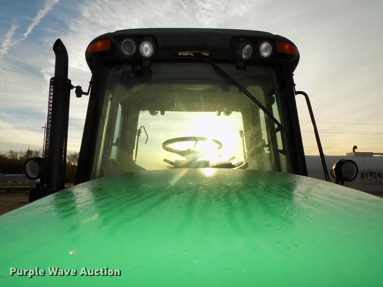 image for item DB8514 2005 John Deere 7320 MFWD tractor