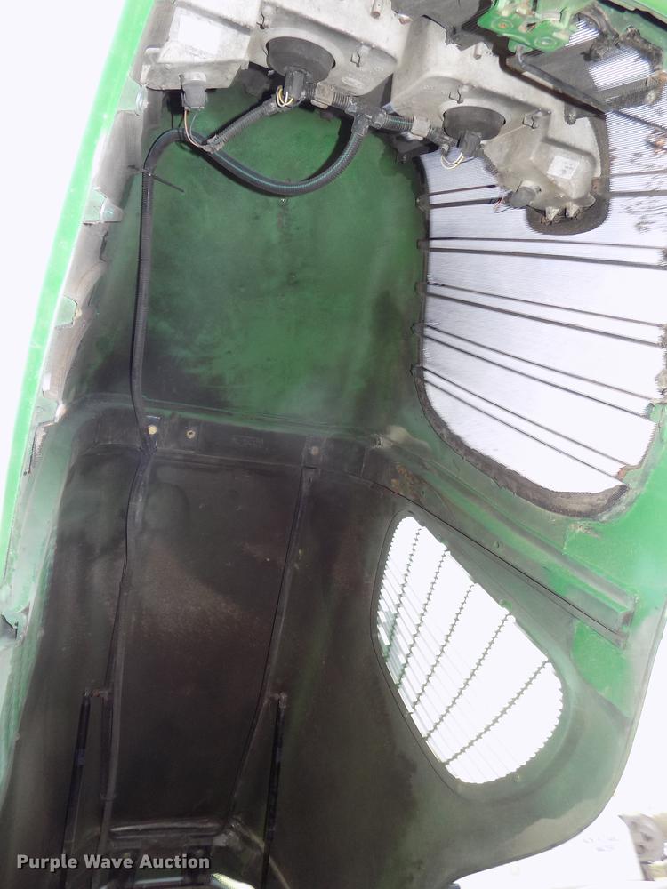 image for item DB8514 2005 John Deere 7320 MFWD tractor