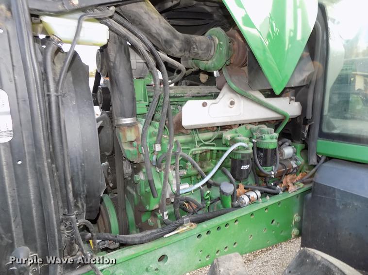 image for item DB8514 2005 John Deere 7320 MFWD tractor