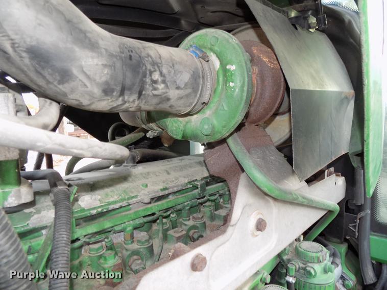 image for item DB8514 2005 John Deere 7320 MFWD tractor