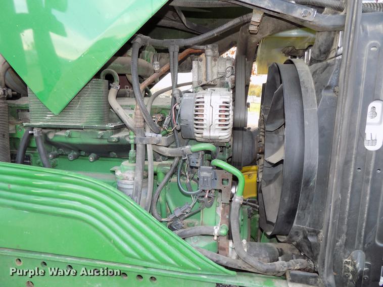 image for item DB8514 2005 John Deere 7320 MFWD tractor