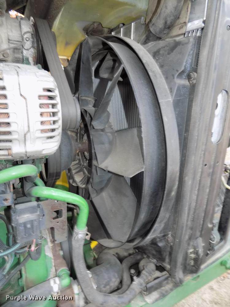 image for item DB8514 2005 John Deere 7320 MFWD tractor