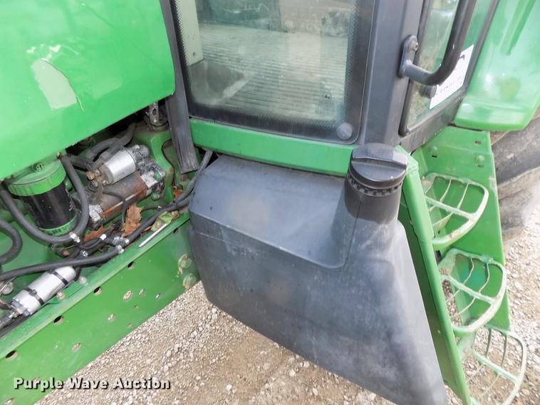 image for item DB8514 2005 John Deere 7320 MFWD tractor