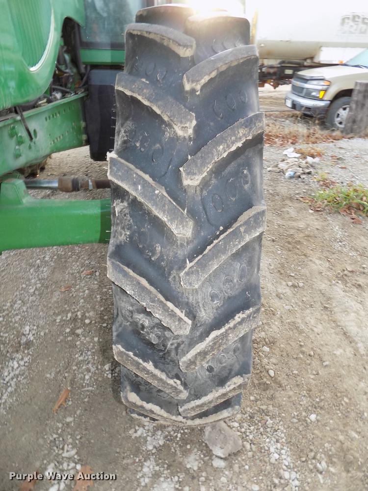 image for item DB8514 2005 John Deere 7320 MFWD tractor