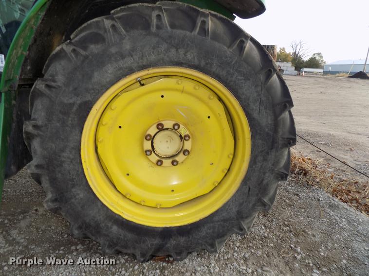 image for item DB8514 2005 John Deere 7320 MFWD tractor
