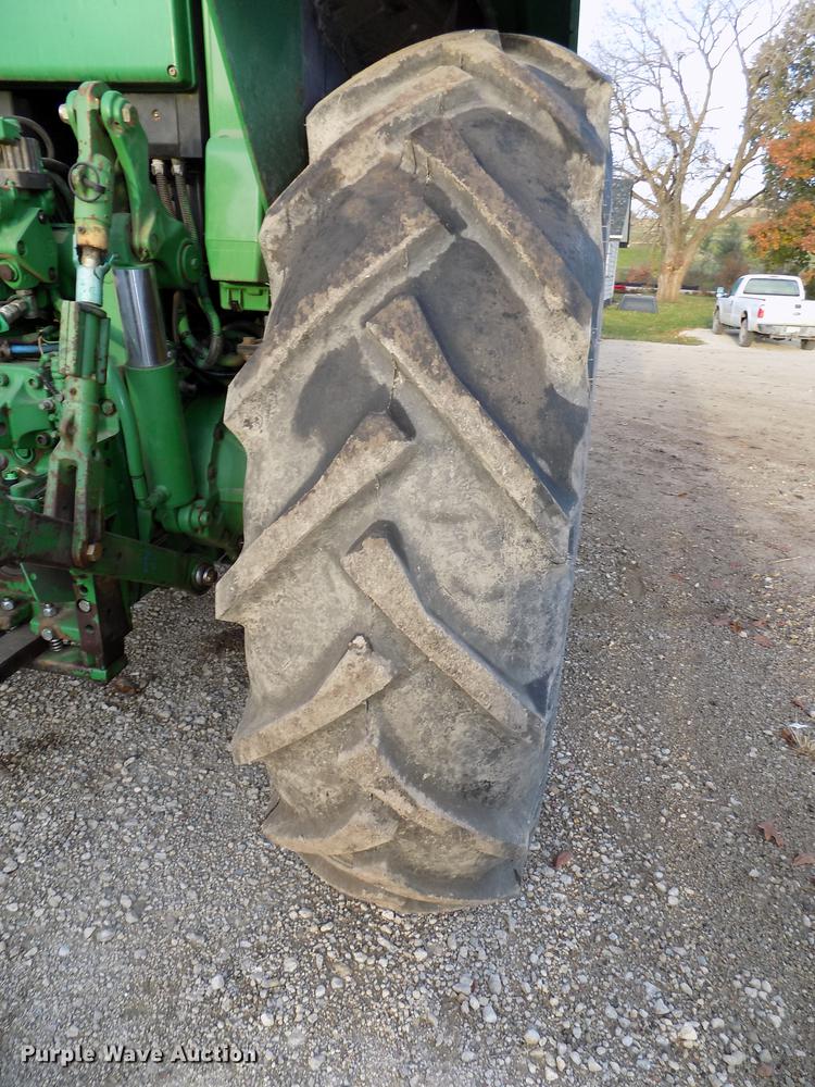 image for item DB8514 2005 John Deere 7320 MFWD tractor